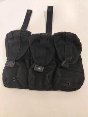 black SOG tactical Case rig three main magazine pouches